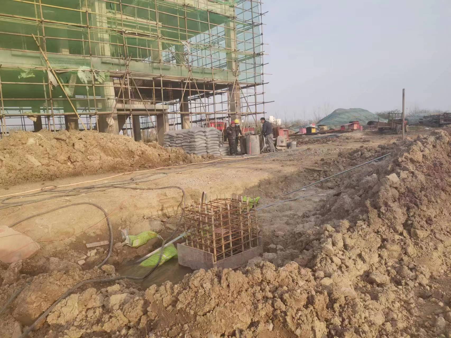 淇滨当桥梁出现裂缝的时候应该及时加固修补